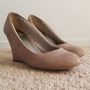 Fergalicious Wedges Size 8